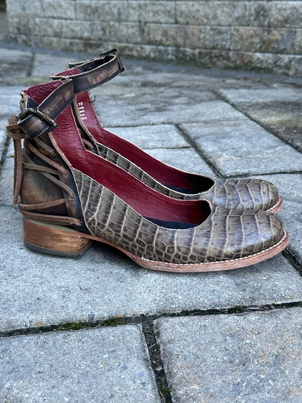 Freebird Marlon in Stone Croc - Picture 8 of 8